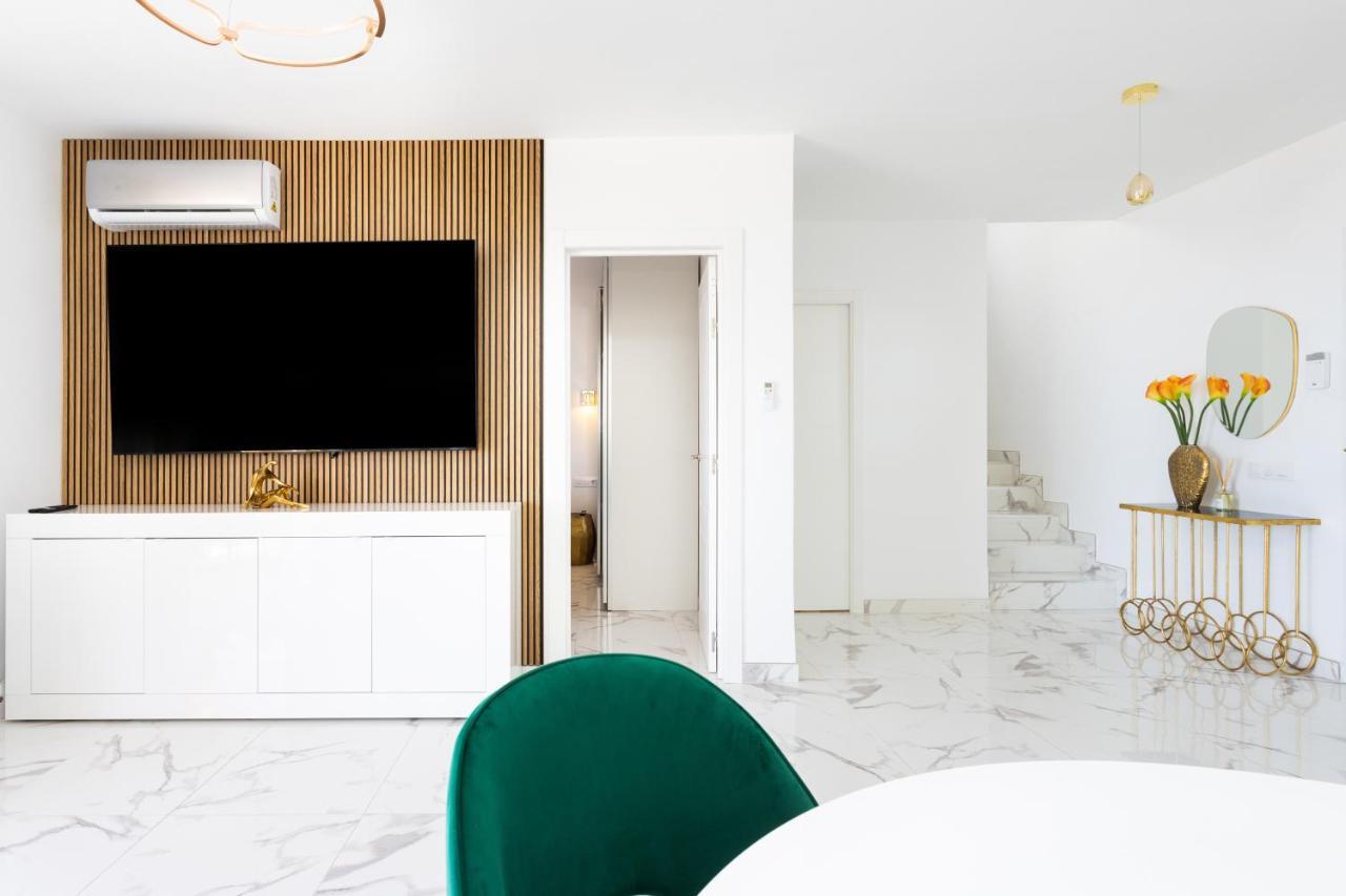 Elysium Ocean Villa Адехе Екстериор снимка
