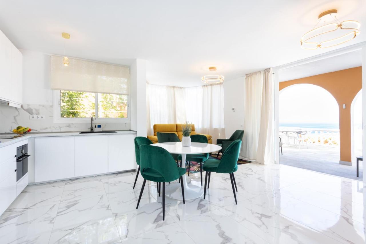 Elysium Ocean Villa Адехе Екстериор снимка
