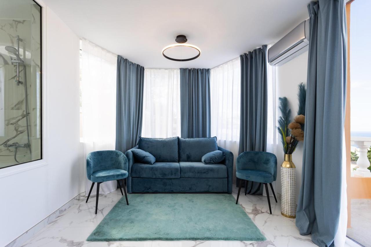 Elysium Ocean Villa Адехе Екстериор снимка